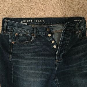 AMERICAN EAGLE | High Rise Girlfriend Jeans sz 4 short